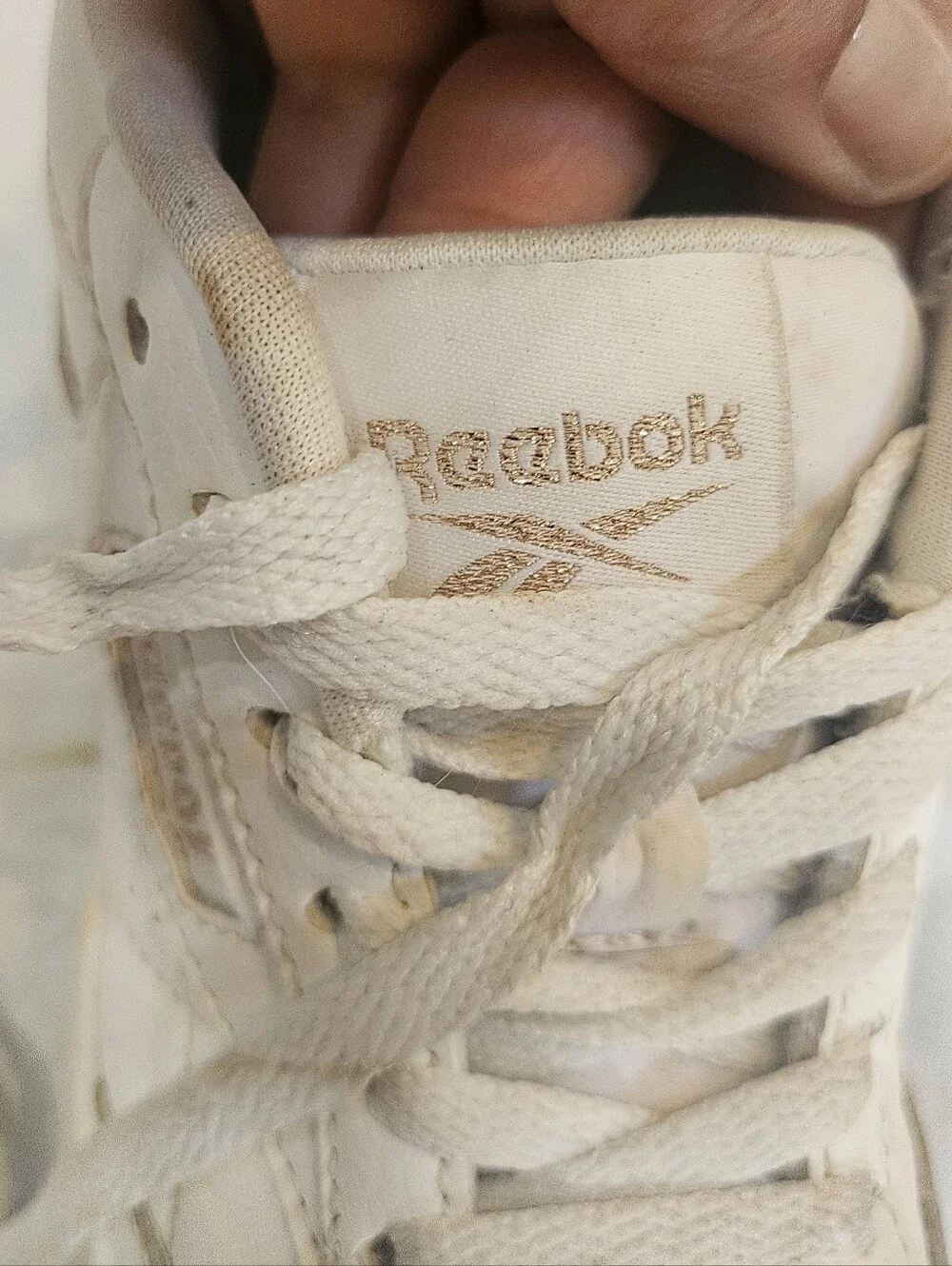 Reebok Club MEMT Youth Size 2 / Women's 3.5 White Gold